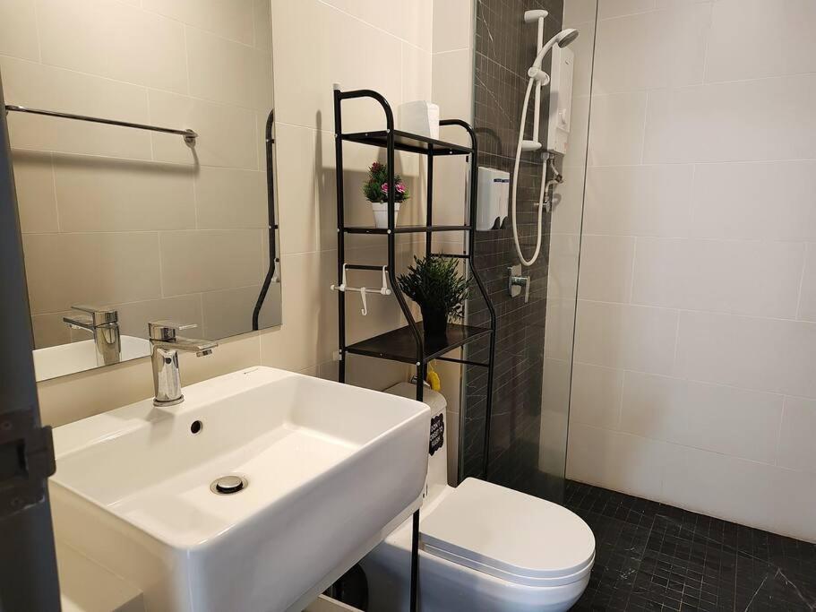 Infinity Pool 2Br Suite 7Pax @Beacon @Georgetown Exteriör bild