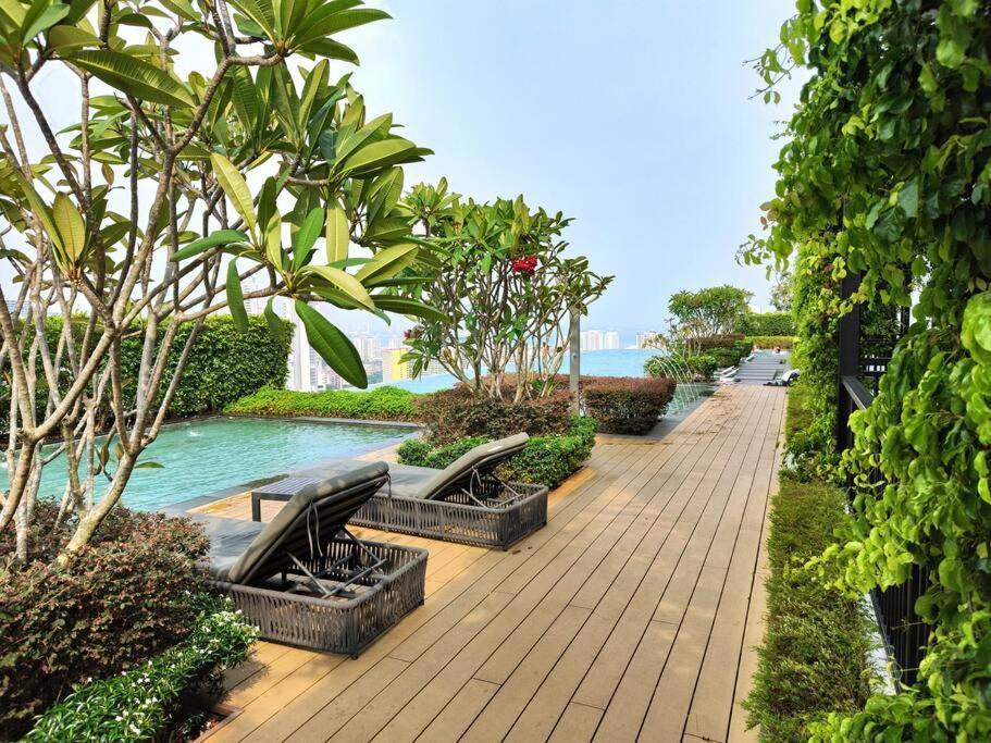 Infinity Pool 2Br Suite 7Pax @Beacon @Georgetown Exteriör bild